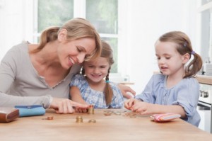 5 Money Tips You Should Discuss With Your Kids